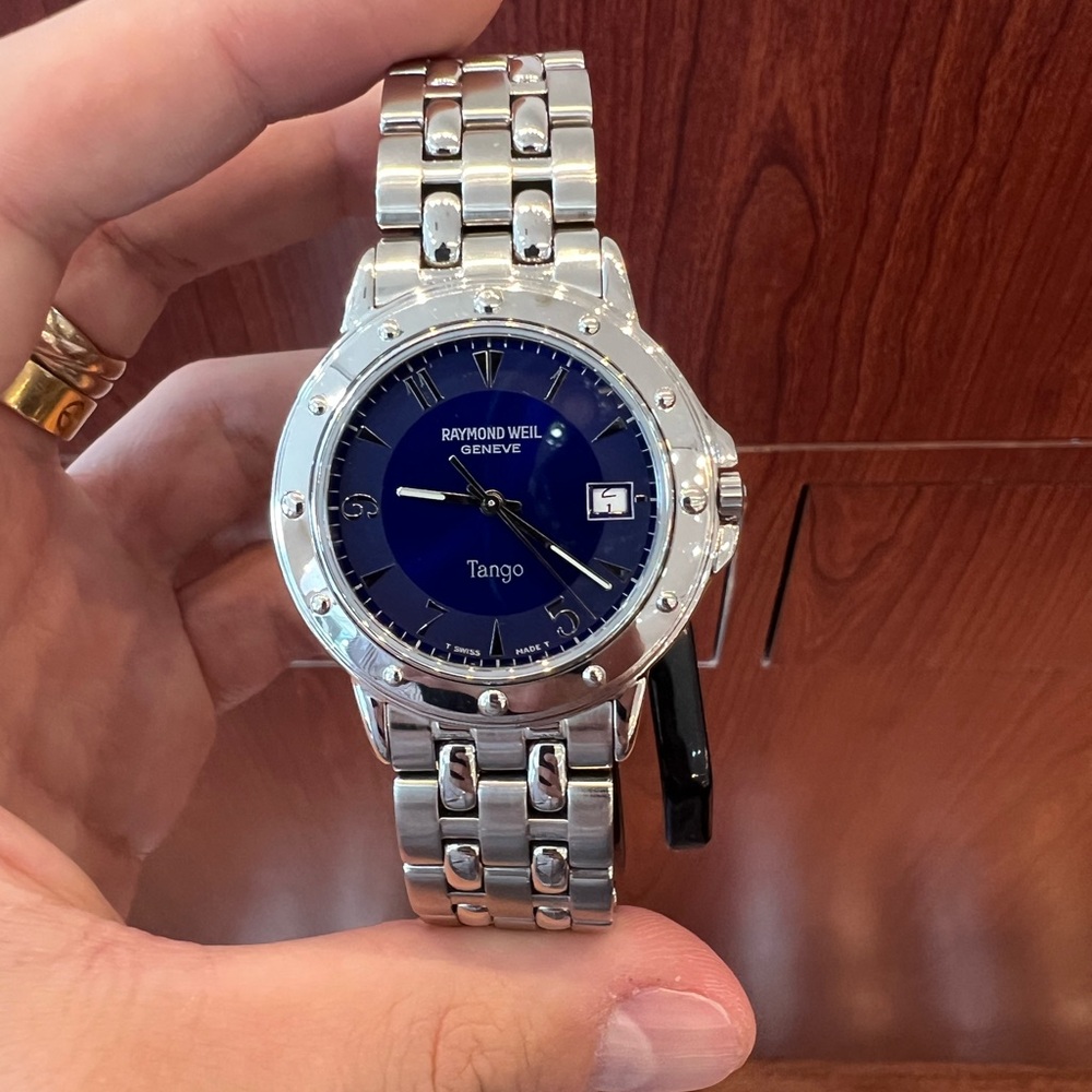 Raymond Weil 5560 Tango Collection Blue Dial Men’s Wristwatch Stainless Steel